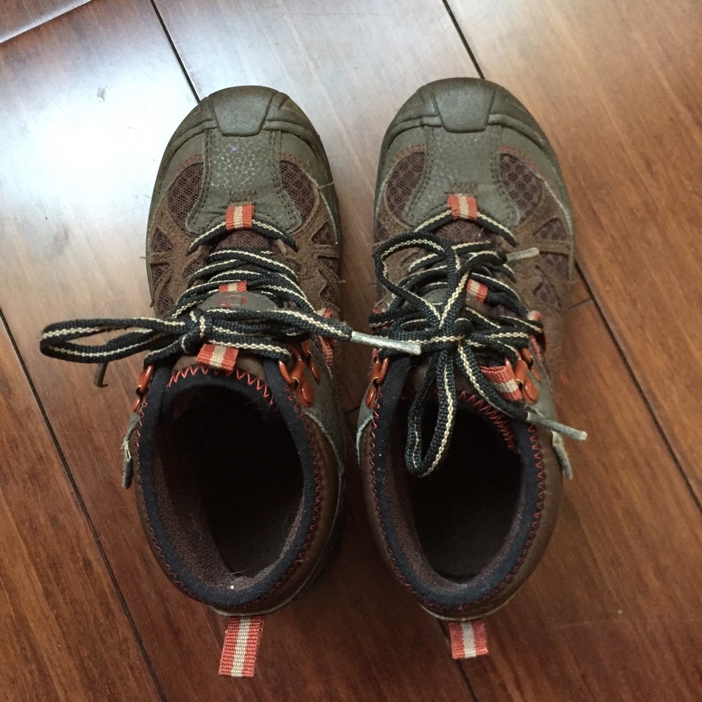 Childrens hiking boots